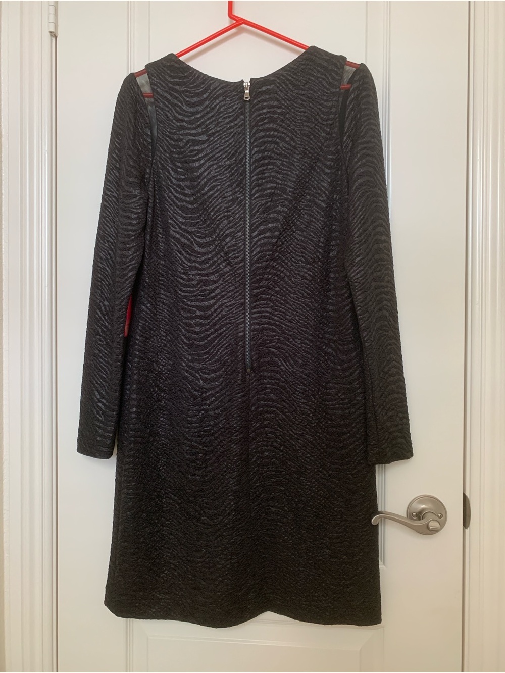 NWT Betsey Johnson Black Textured Long Sleeve Cocktail Dress Sz 10 Zebra Burnout - Picture 4 of 9